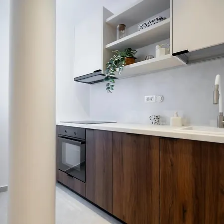 & Stylish 2br Flat Near Cismigiu Gardens 公寓