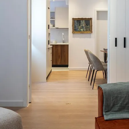 & Stylish 2br Flat Near Cismigiu Gardens * 布加勒斯特
