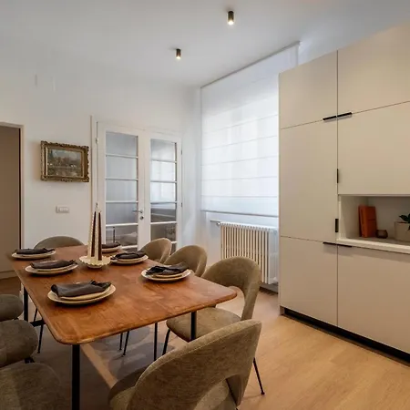 & Stylish 2br Flat Near Cismigiu Gardens