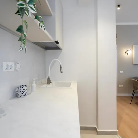& Stylish 2br Flat Near Cismigiu Gardens