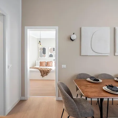 アパート & Stylish 2br Flat Near Cismigiu Gardens ブカレスト