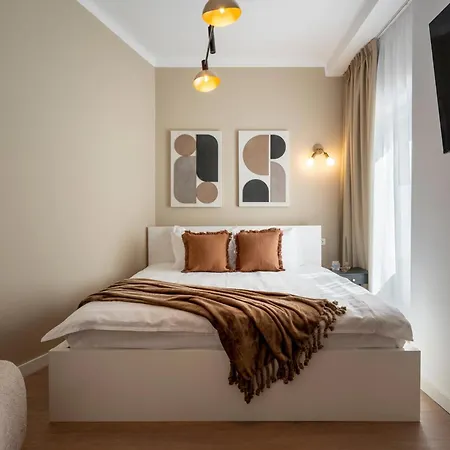 & Stylish 2br Flat Near Cismigiu Gardens 公寓