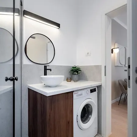 & Stylish 2br Flat Near Cismigiu Gardens 公寓 布加勒斯特