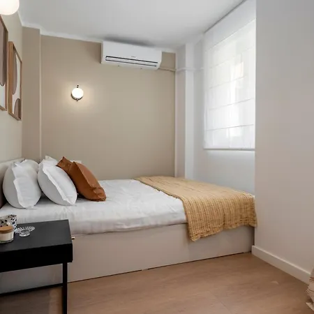 & Stylish 2br Flat Near Cismigiu Gardens 公寓