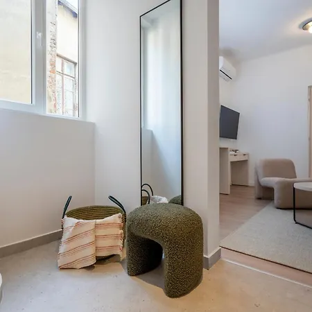 & Stylish 2br Flat Near Cismigiu Gardens 布加勒斯特