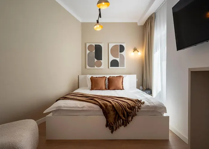 & Stylish 2br Flat Near Cismigiu Gardens Apartment