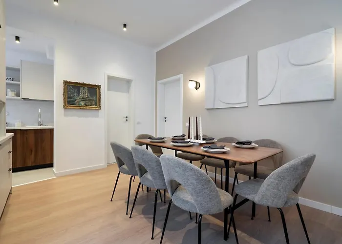 & Stylish 2br Flat Near Cismigiu Gardens Апартаменти Бухарест