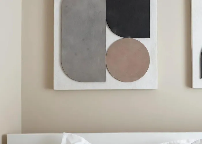 Апартаменти & Stylish 2br Flat Near Cismigiu Gardens Бухарест