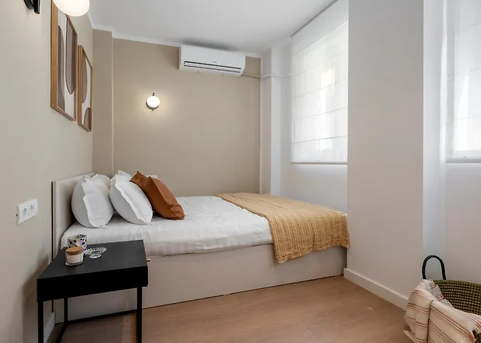 & Stylish 2br Flat Near Cismigiu Gardens Апартаменти